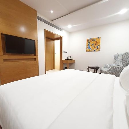 The Moziac Hotel Гвалиор Экстерьер фото